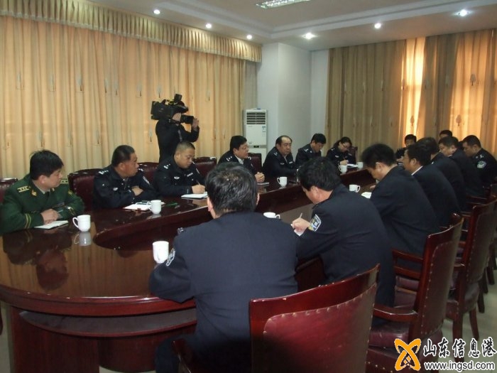山東省公安廳政治部主任閆希軍到陵縣調(diào)研指導(dǎo)工作 (1).jpg